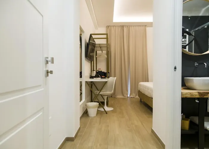 לינה וארוחת בוקר Galileo 4*