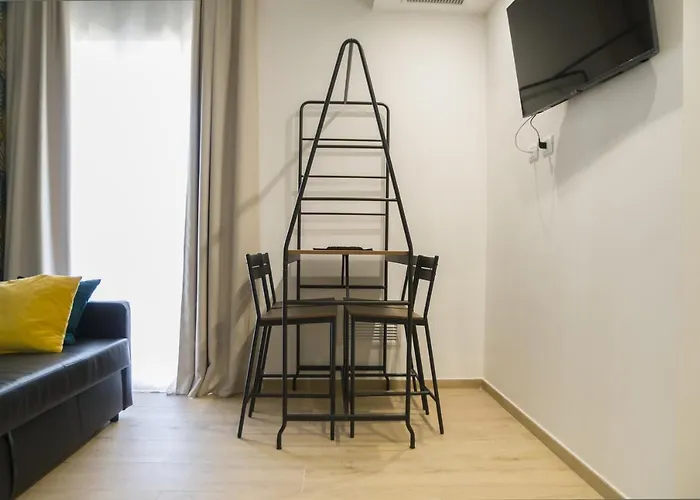 Galileo לינה וארוחת בוקר 4*